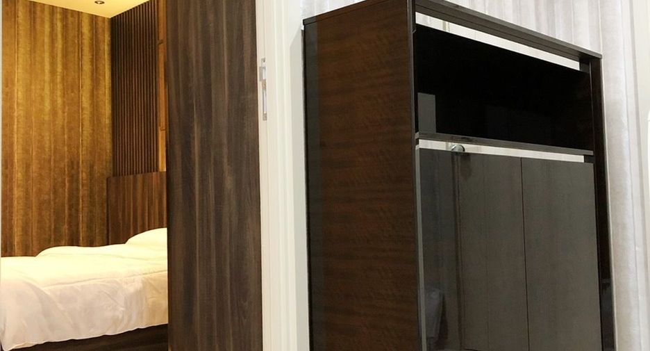 For rent 2 bedrooms condo in Pathum Wan, Bangkok