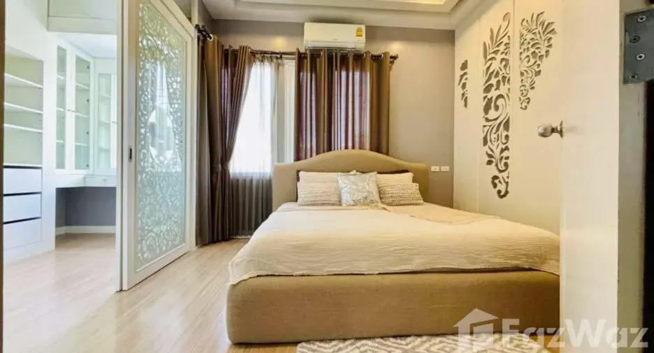 For rent 4 bedrooms townhouse in Bang Phli, Samut Prakan