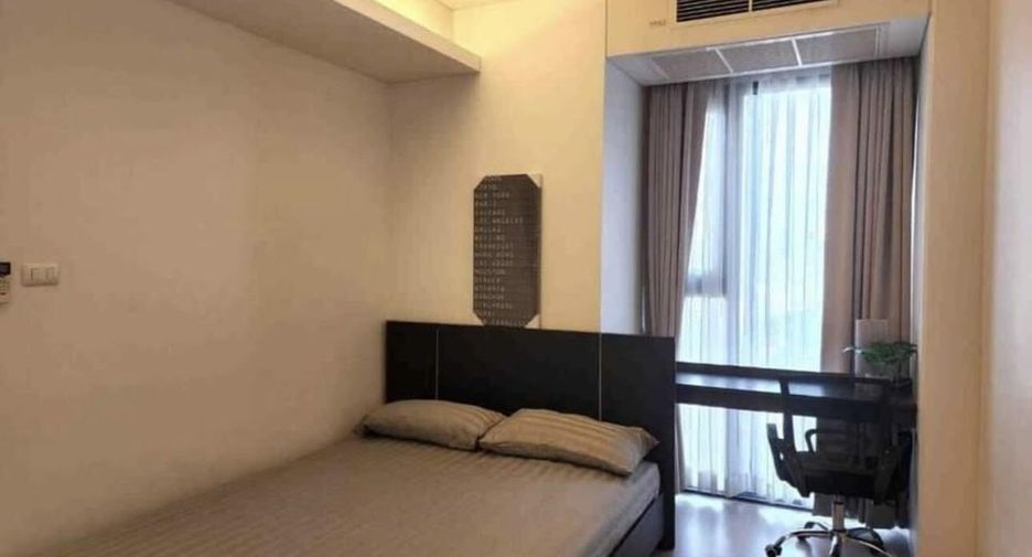 For rent 2 bedrooms condo in Phaya Thai, Bangkok