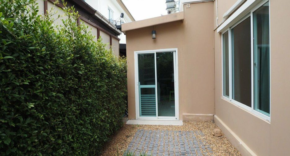 For rent 3 bedrooms house in Suan Luang, Bangkok
