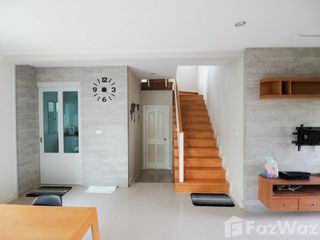 À louer 3 chambres maison à Suan Luang, Bangkok