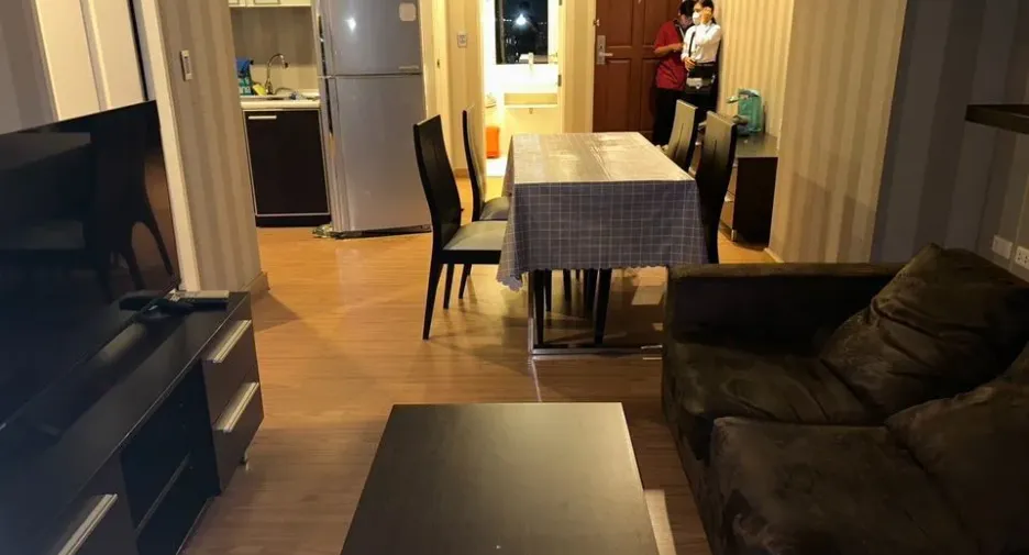 Condo en alquiler de 2 habitaciones en Yan Nawa, Bangkok