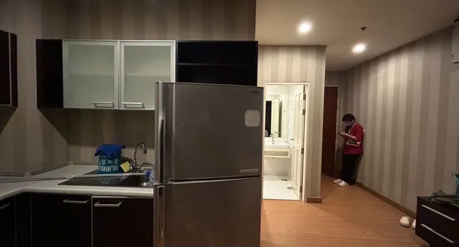 Condo en alquiler de 2 habitaciones en Yan Nawa, Bangkok