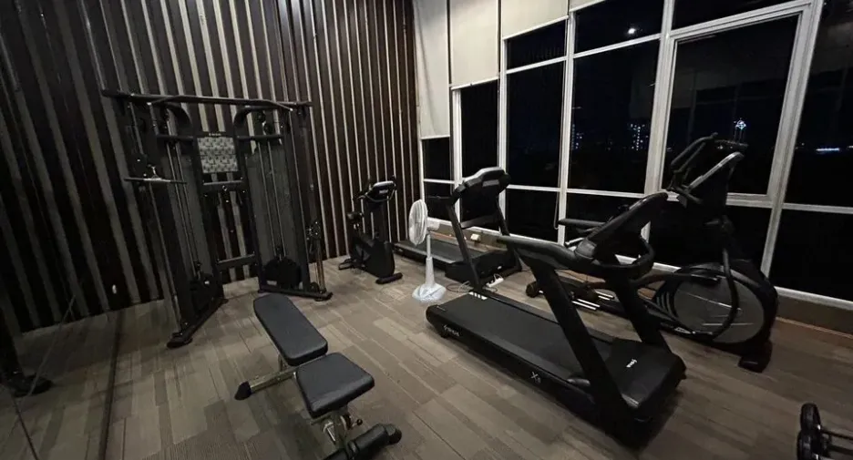 Condo en alquiler de 2 habitaciones en Yan Nawa, Bangkok