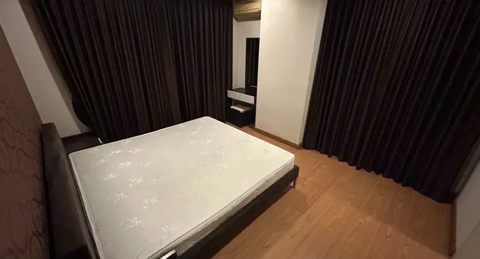 Condo en alquiler de 2 habitaciones en Yan Nawa, Bangkok