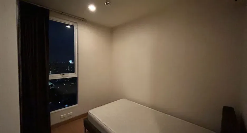 Condo en alquiler de 2 habitaciones en Yan Nawa, Bangkok