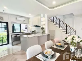 For rent 4 bedrooms house in Bang Phli, Samut Prakan
