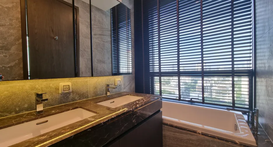 For rent 2 bedrooms condo in Khlong Toei, Bangkok