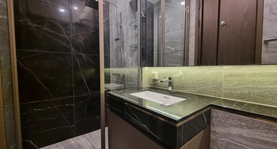 For rent 2 bedrooms condo in Khlong Toei, Bangkok