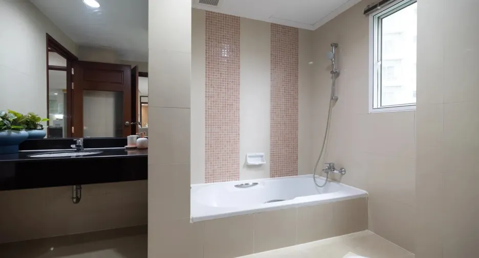 À louer 2 chambres appartement à Khlong Toei, Bangkok