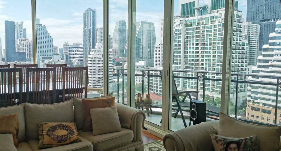 Condo en alquiler de 3 habitaciones en Watthana, Bangkok