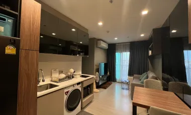 Condo en alquiler de 2 habitaciones en Phra Khanong, Bangkok