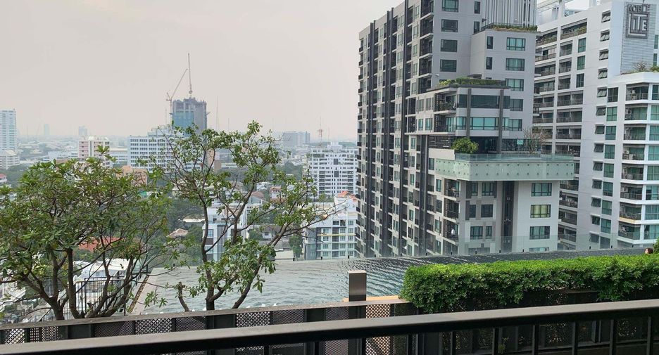 For rent 2 bedrooms condo in Phaya Thai, Bangkok