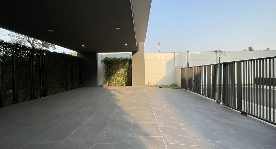 For rent 4 bedrooms house in Saphan Sung, Bangkok