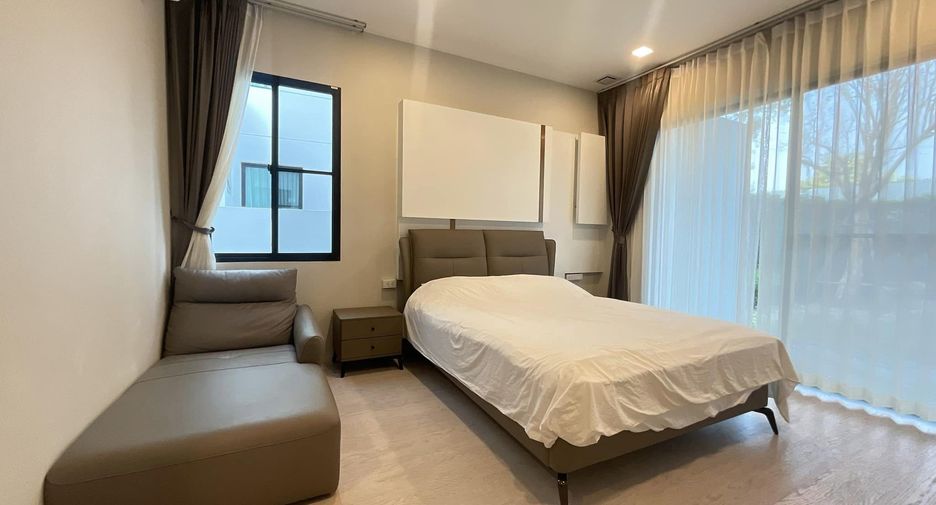 For rent 4 bedrooms house in Saphan Sung, Bangkok
