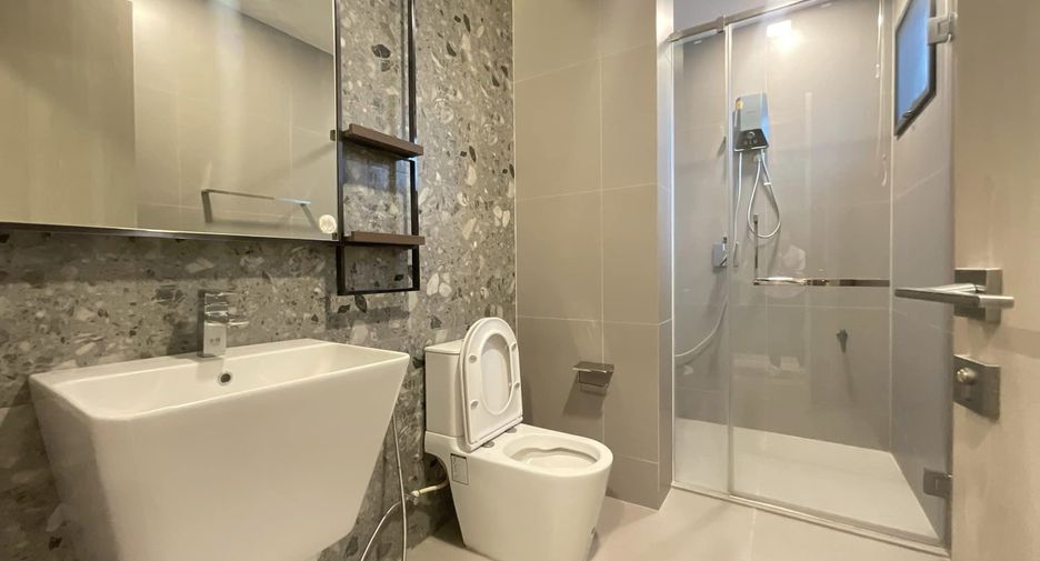 For rent 4 bedrooms house in Saphan Sung, Bangkok