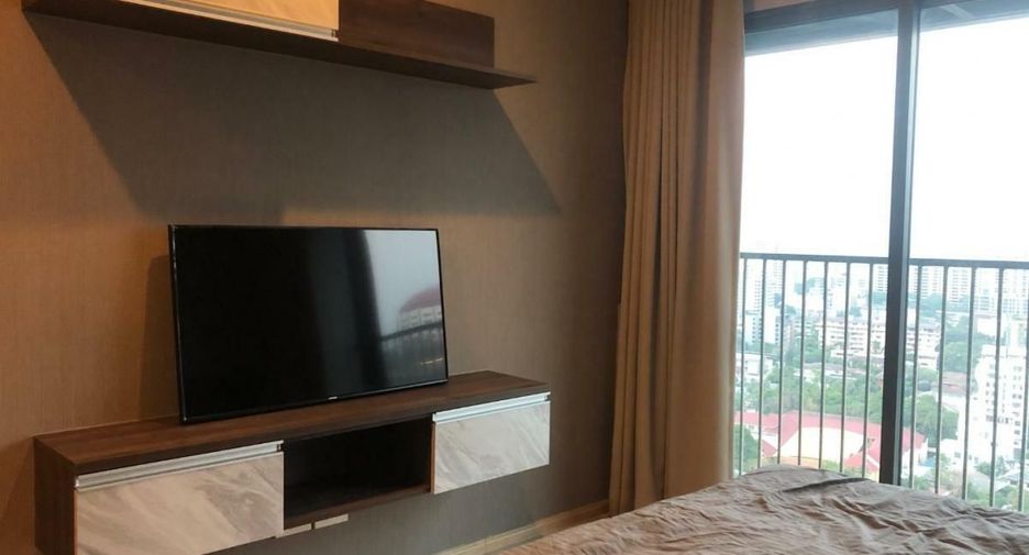 For rent 1 bed condo in Khlong Toei, Bangkok