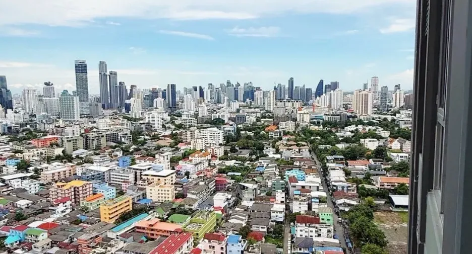 For rent 1 bed condo in Watthana, Bangkok