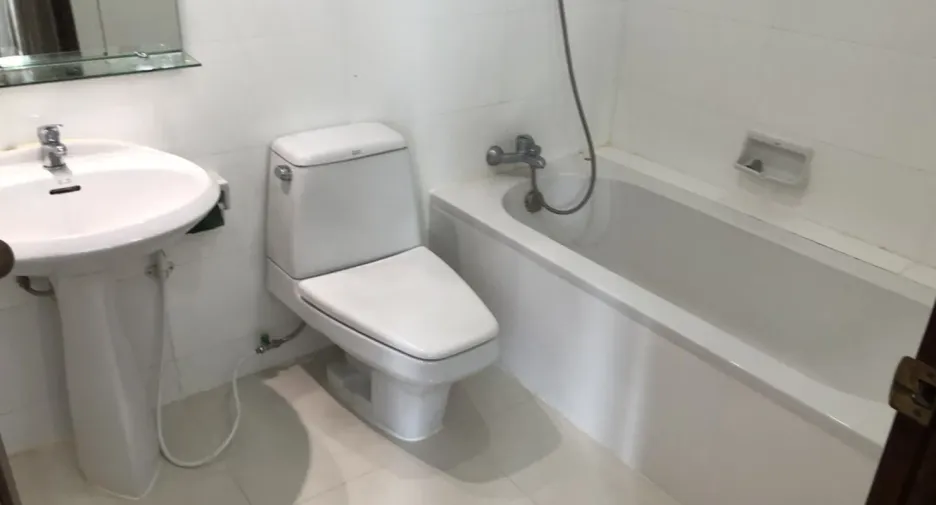 Apartamento en alquiler de 3 habitaciones en Watthana, Bangkok
