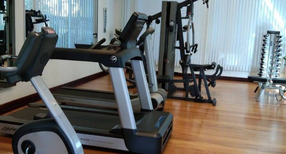 For rent 3 bedrooms condo in Yan Nawa, Bangkok
