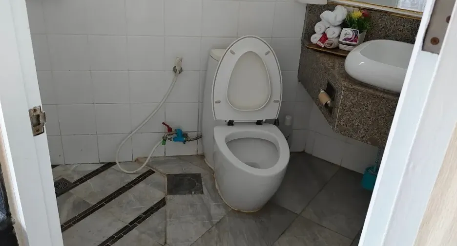For rent 3 bedrooms condo in Watthana, Bangkok