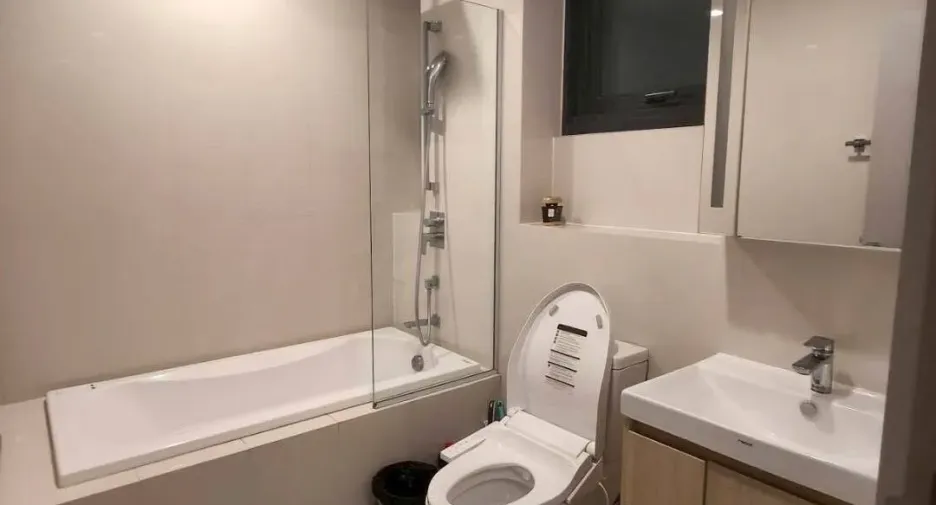 For rent 2 bedrooms condo in Khlong Toei, Bangkok