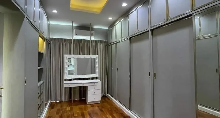 For rent 4 bedrooms house in Bang Phli, Samut Prakan