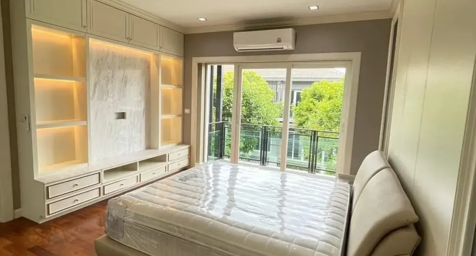 For rent 4 bedrooms house in Bang Phli, Samut Prakan