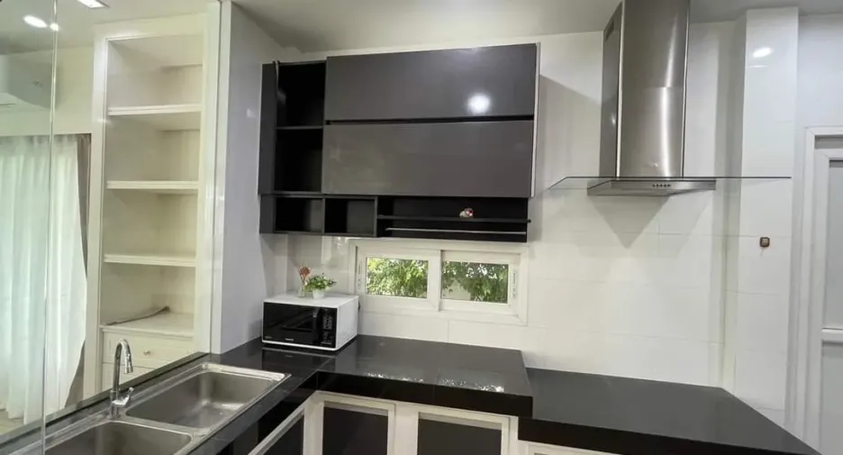 For rent 4 bedrooms house in Bang Phli, Samut Prakan