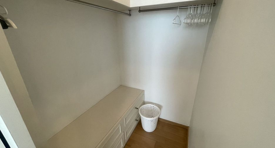 For rent 1 bed condo in Phaya Thai, Bangkok