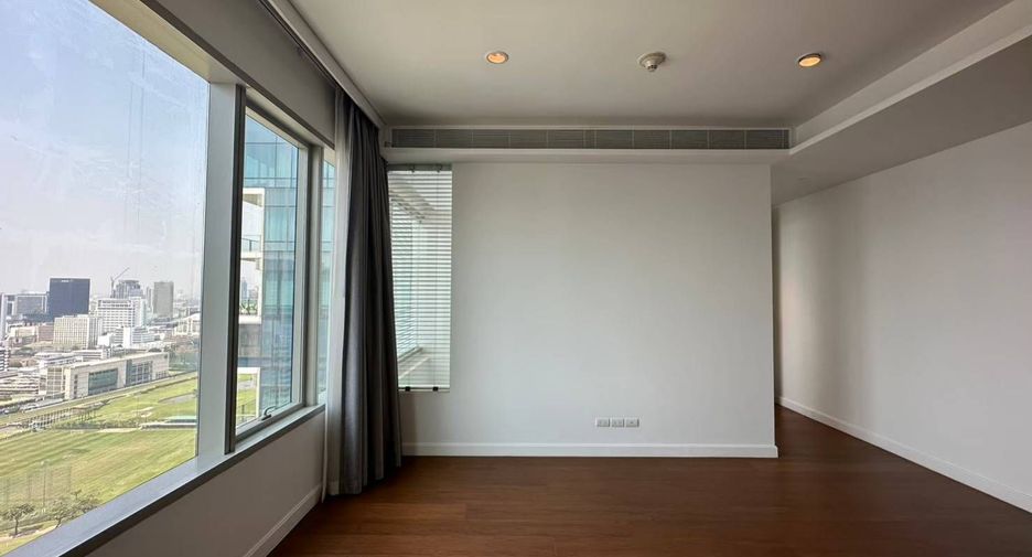 For rent 2 bedrooms condo in Pathum Wan, Bangkok