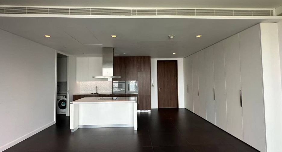 For rent 2 bedrooms condo in Pathum Wan, Bangkok