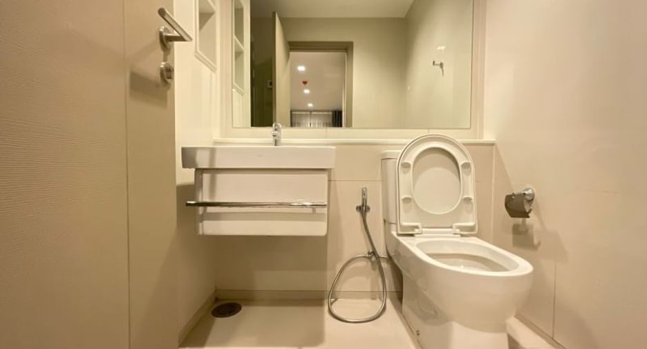 Wohnung zur Miete mit 2 Zimmer in Huai Khwang, Bangkok