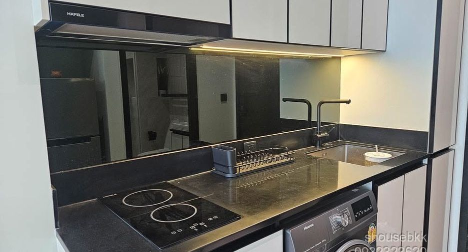 Wohnung zur Miete mit Studio in Khlong San, Bangkok