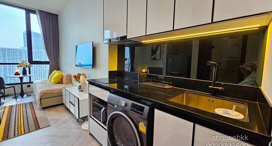 For rent studio condo in Khlong San, Bangkok