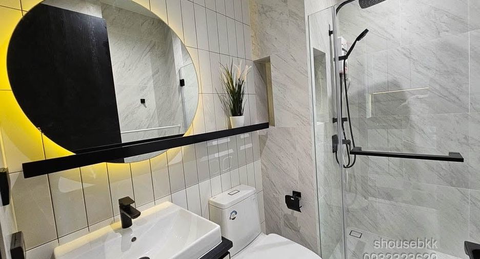 For rent studio condo in Khlong San, Bangkok