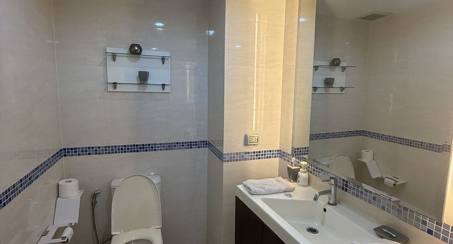 For rent 1 bed condo in Khlong Toei, Bangkok