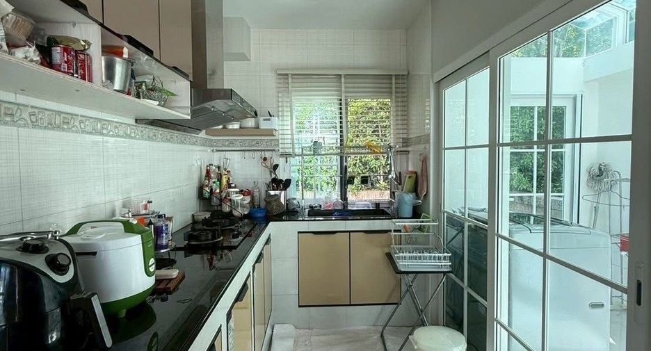 For rent 4 bedrooms house in Bang Phli, Samut Prakan