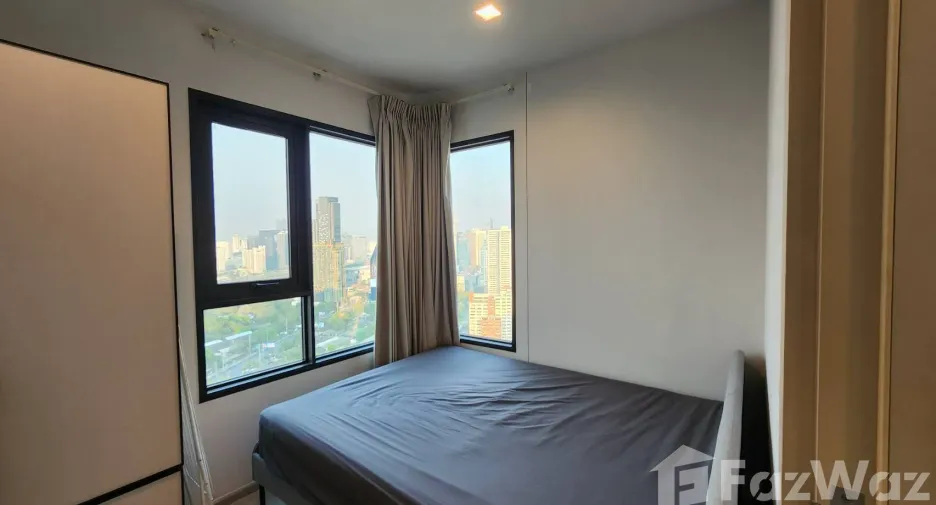 For rent 2 bedrooms condo in Pathum Wan, Bangkok