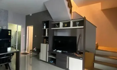 Reihenhaus zur Miete mit 3 Zimmer in Saphan Sung, Bangkok