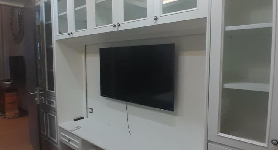 For rent 3 bedrooms townhouse in Khlong Toei, Bangkok
