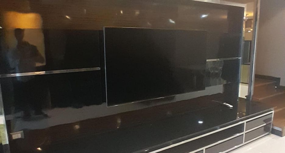For rent 3 bedrooms townhouse in Khlong Toei, Bangkok