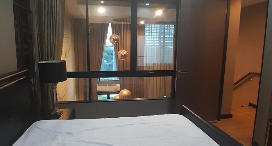 For rent 3 bedrooms townhouse in Khlong Toei, Bangkok