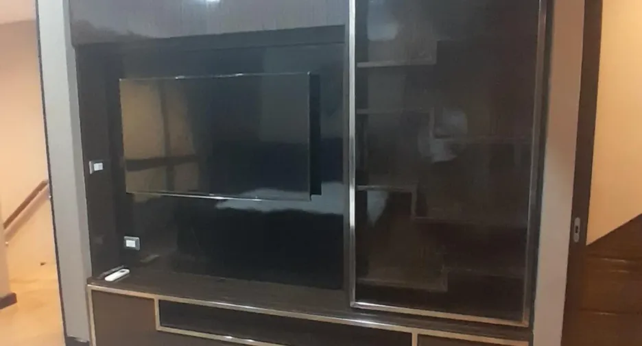 For rent 3 bedrooms townhouse in Khlong Toei, Bangkok