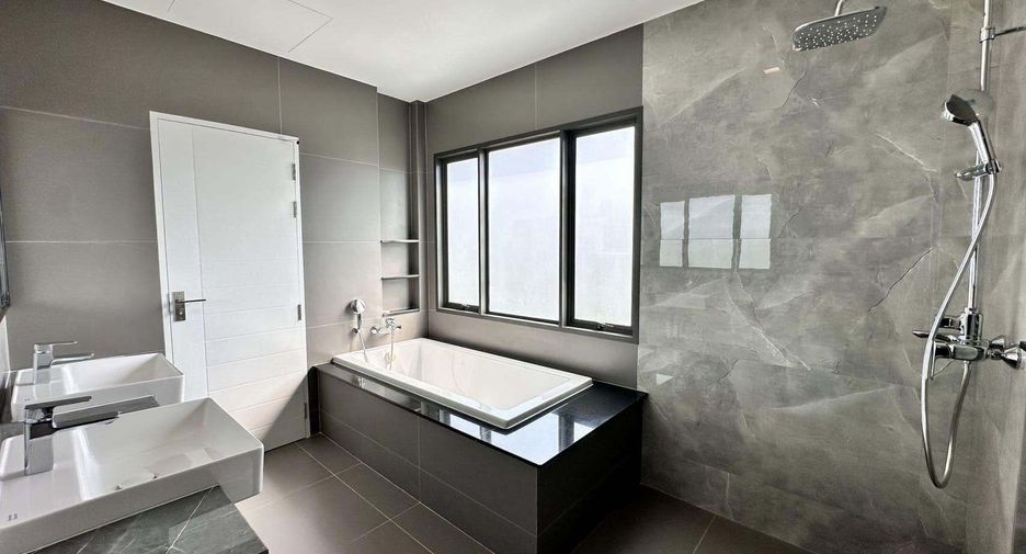 Haus zur Miete mit 5 Zimmer in Bang Phli, Samut Prakan