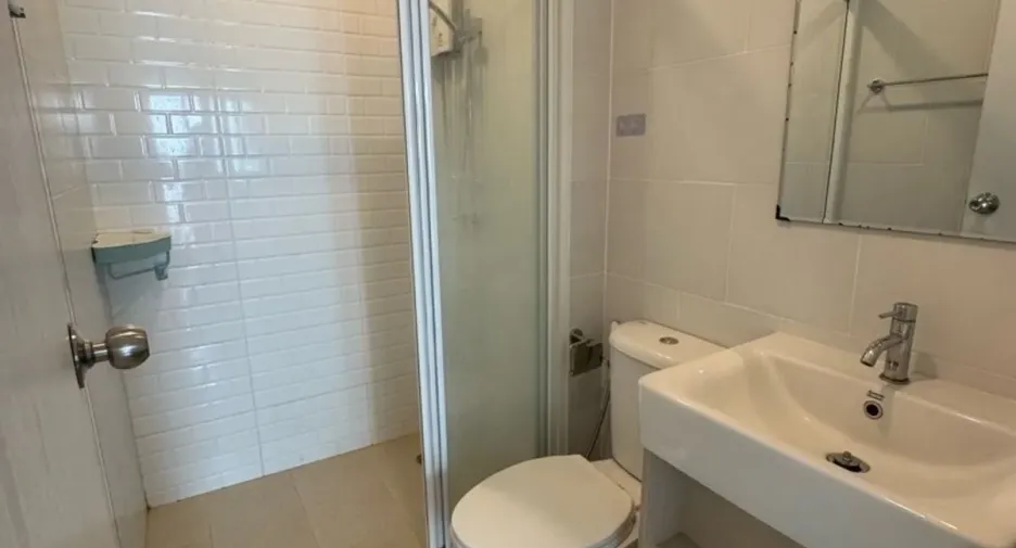 For rent 1 bed condo in Wang Thonglang, Bangkok