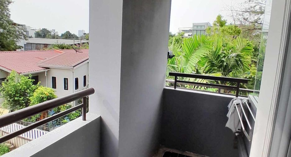 For rent 1 bed condo in Yan Nawa, Bangkok