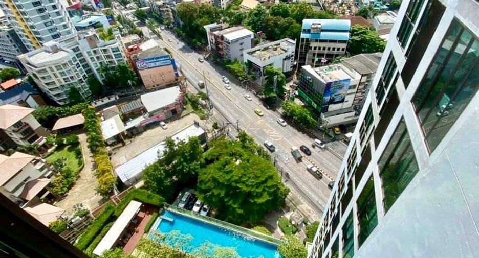 For rent 2 bedrooms condo in Chatuchak, Bangkok