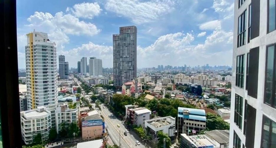 For rent 2 bedrooms condo in Chatuchak, Bangkok