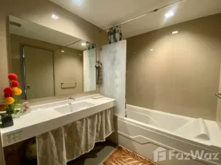 For rent 2 bedrooms condo in Phra Khanong, Bangkok